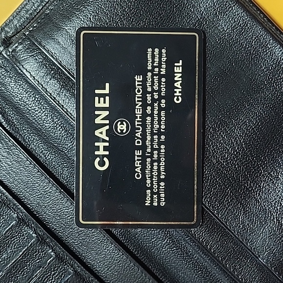 Chanel Black Leather Wallet With Detachable Chain - Picture 9 of 13